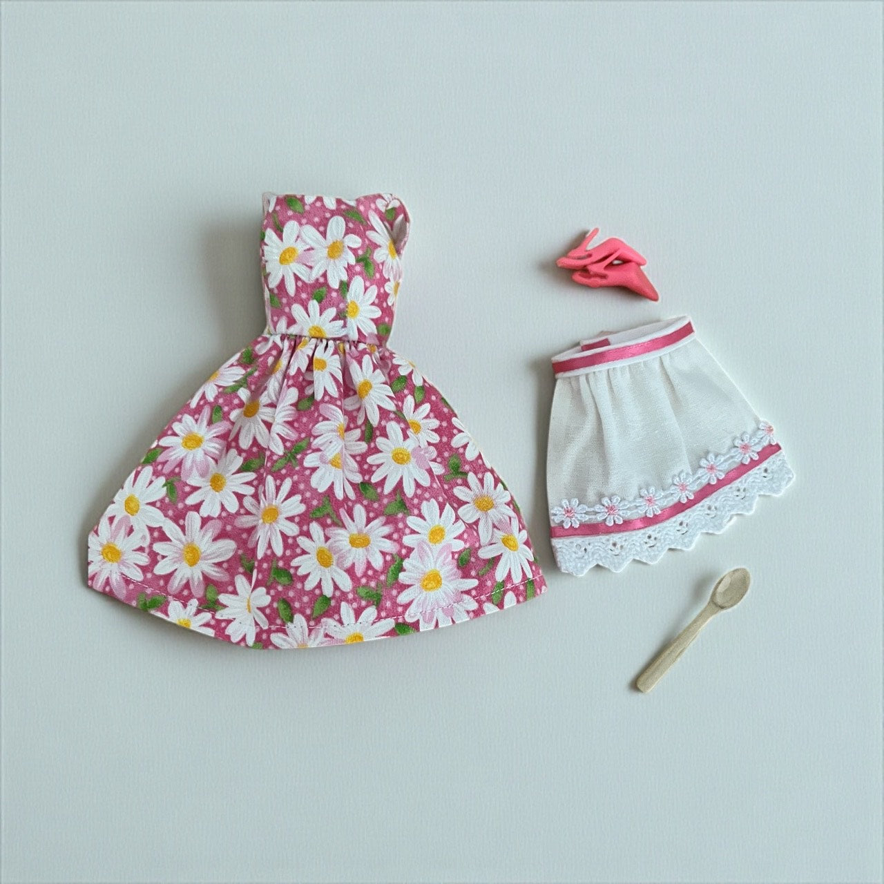 Handmade Vintage-Style Barbie Dress - Smart Cookie